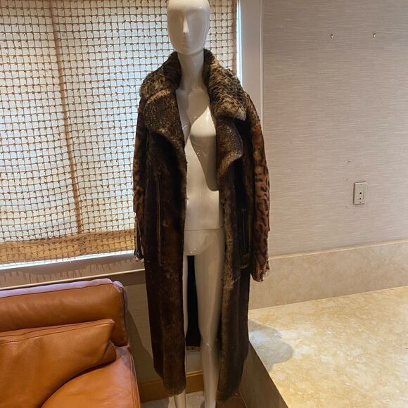 Tom Ford Fur Coat- size 44 - Picture 2 of 10